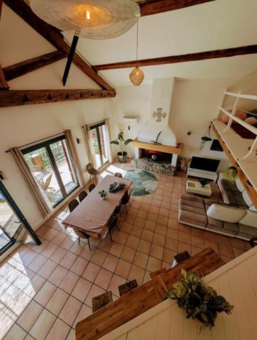 PARAZA / CANAL DU MIDI Trés belle maison de village en pierres entièrement rénovée avec vue exceptionnelle