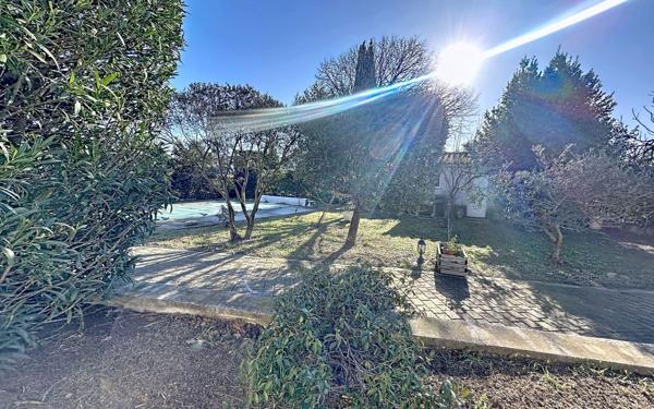 Maison à vendre    6 pièces • 132 m2 Morières-lès-Avignon