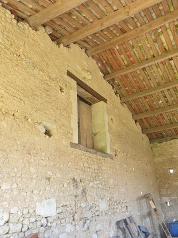 Maison et dépendances proche de BAIGNES SAINTE RADEGONDE (16)