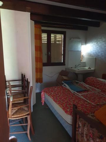 Maison et dépendances proche de BAIGNES SAINTE RADEGONDE (16)