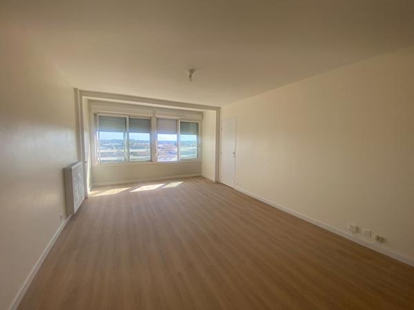 Appartement 3 pièces à louer à Corbeil Essonnes - Réf. 17495