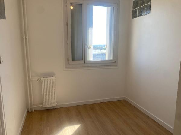 Appartement 3 pièces à louer à Corbeil Essonnes - Réf. 17495