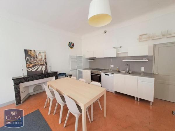 Appartement à louer 3 pièces 79.5m²