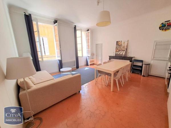 Appartement à louer 3 pièces 79.5m²