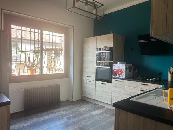 Maison à vendre 6 pièces ()