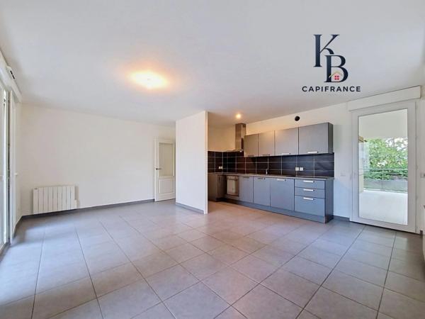 VETRAZ MONTHOUX, appartement T3 de 69 m² avec 2 terrasses, parking et garage