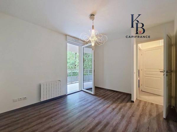 VETRAZ MONTHOUX, appartement T3 de 69 m² avec 2 terrasses, parking et garage