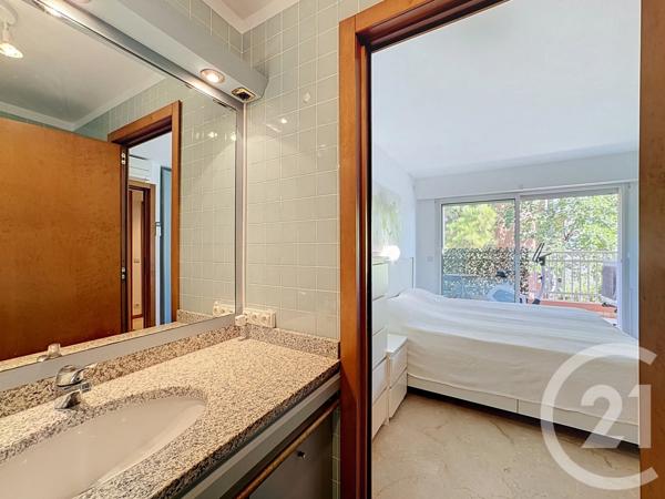 Appartement F3 à vendre  3 pièces - 76,63 m 2   ANTIBES  - 06