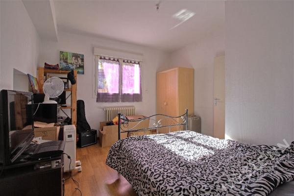 AGEN - A vendre immeuble composé de 3 lots avec parking sur axe passant !