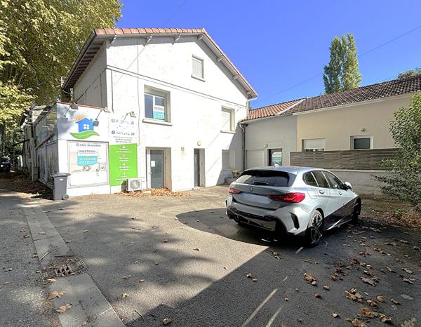 AGEN - A vendre immeuble composé de 3 lots avec parking sur axe passant !