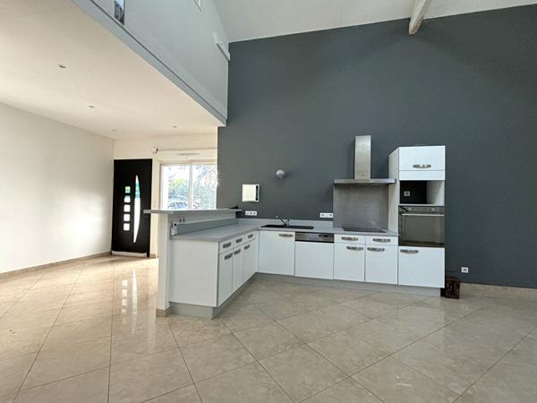 AGEN - A vendre immeuble composé de 3 lots avec parking sur axe passant !