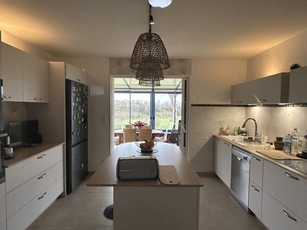 Maison - 6 pièces - 168 m²