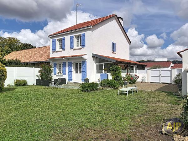 Maison à vendre Challans - 6 pièces, 94m² avec 4 chambre(s) à 238 500€ - AJP Immobilier Challans
