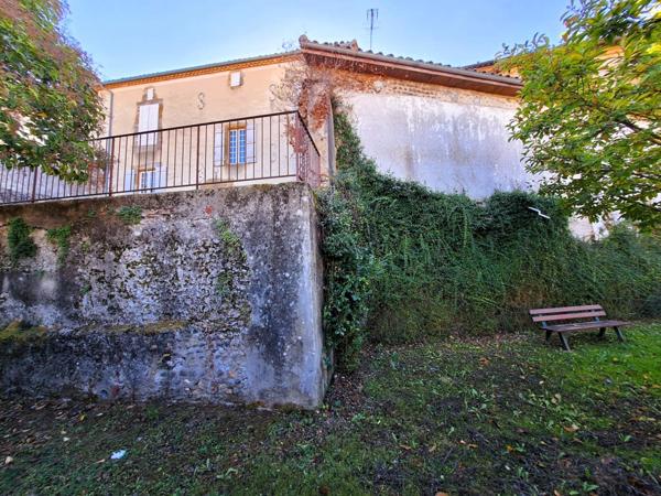 Bâtisse de caractère 247 m² – Riscle centre