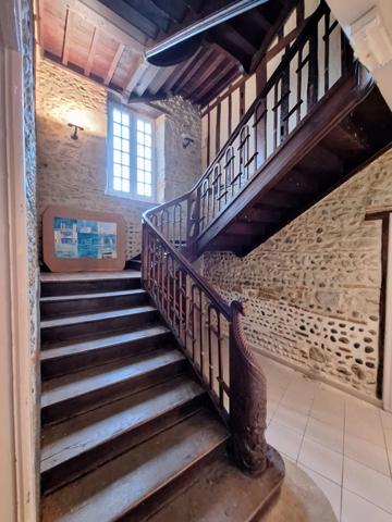 Bâtisse de caractère 247 m² – Riscle centre