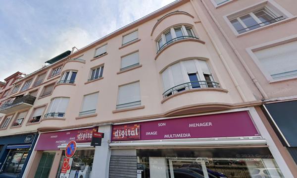 Epinal centre, appartement 4 chambres, parquets et volumes.