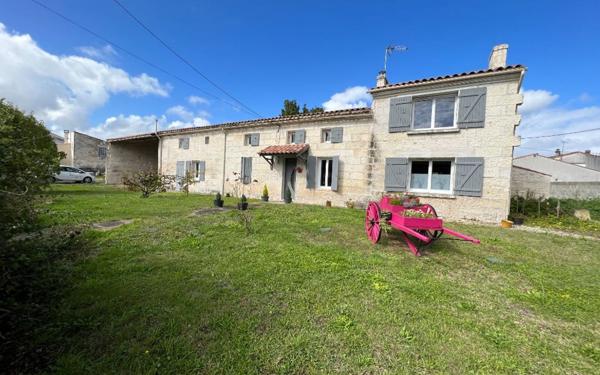 Maison à vendre    7 pièces • 216,18 m2 Thénac
