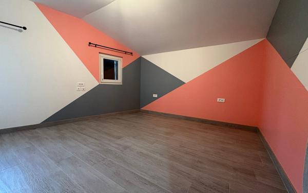 Maison à vendre    7 pièces • 216,18 m2 Thénac