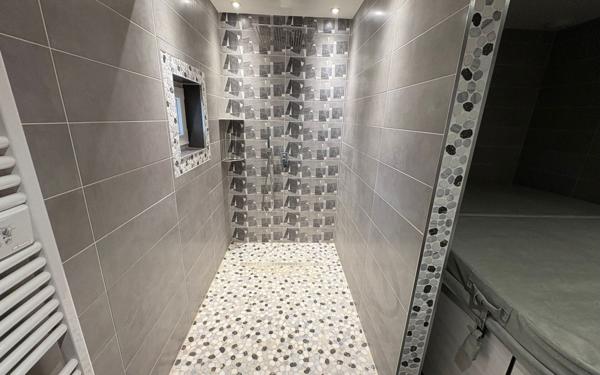 Maison à vendre    7 pièces • 216,18 m2 Thénac