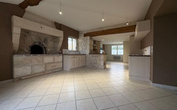 Maison à vendre    7 pièces • 216,18 m2 Thénac