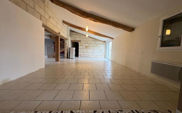 Maison à vendre    7 pièces • 216,18 m2 Thénac