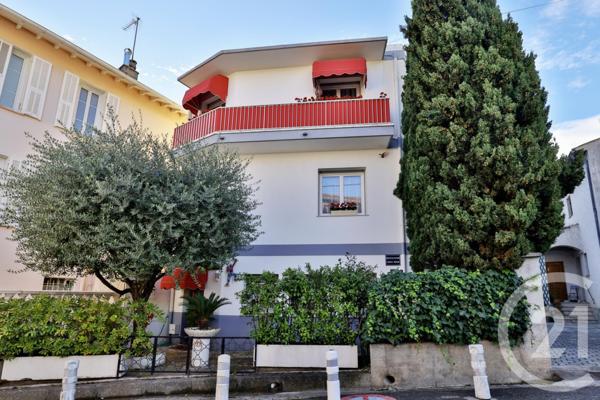 Maison à vendre  6 pièces - 256,22 m2 ST LAURENT DU VAR - 06