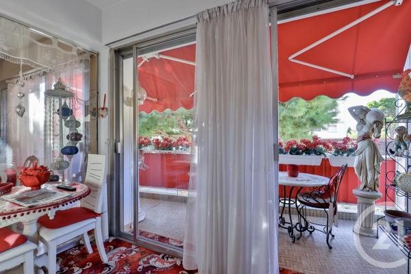 Maison à vendre  6 pièces - 256,22 m2 ST LAURENT DU VAR - 06