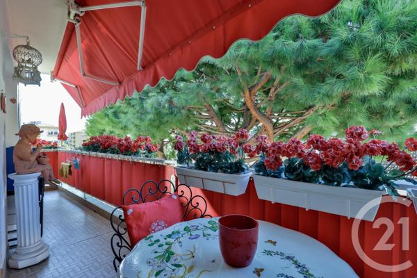 Maison à vendre  6 pièces - 256,22 m2 ST LAURENT DU VAR - 06