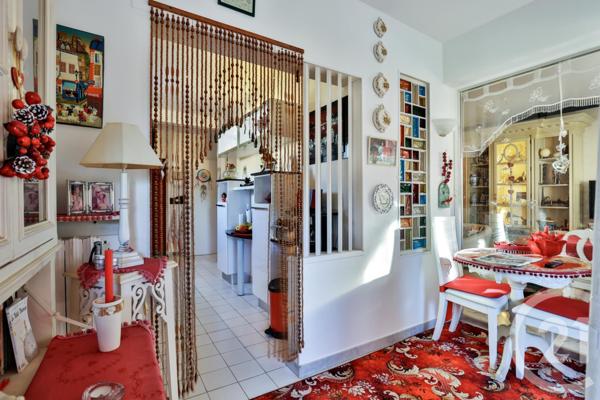 Maison à vendre  6 pièces - 256,22 m2 ST LAURENT DU VAR - 06