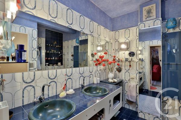 Maison à vendre  6 pièces - 256,22 m2 ST LAURENT DU VAR - 06