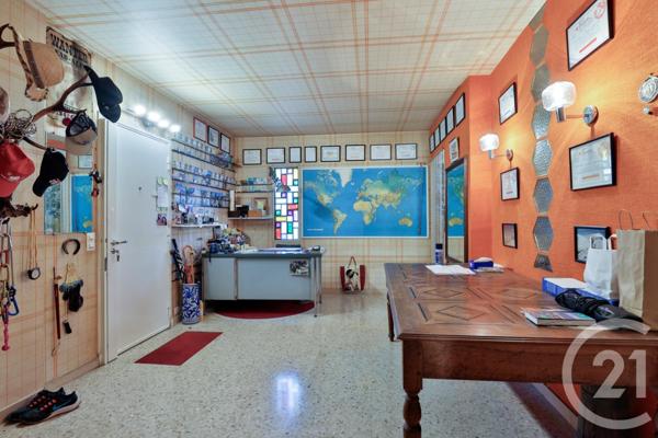 Maison à vendre  6 pièces - 256,22 m2 ST LAURENT DU VAR - 06