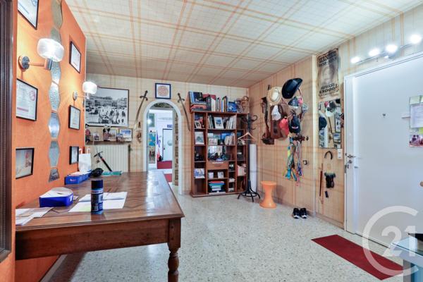 Maison à vendre  6 pièces - 256,22 m2 ST LAURENT DU VAR - 06