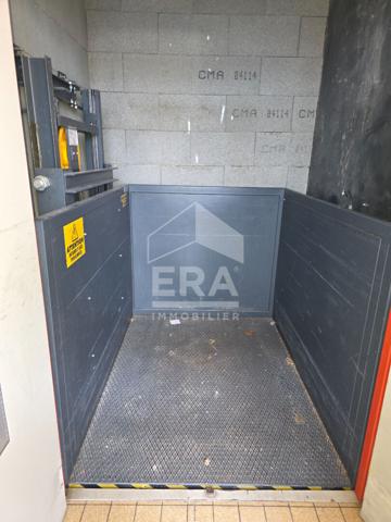 Entrepôt Tours 394.61 m²