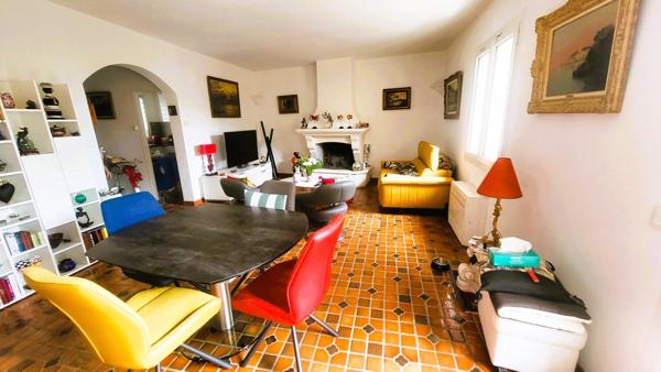 Bompard, magnifique villa avec jardin , garage au calme