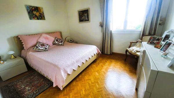 Bompard, magnifique villa avec jardin , garage au calme