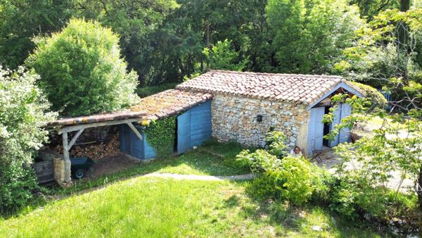 Propriété de charme dans un cadre naturel rare à 15 minutes de Lalbenque