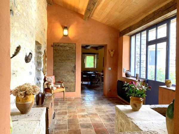 Propriété de charme dans un cadre naturel rare à 15 minutes de Lalbenque