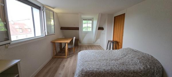Maison Individuelle  sur sous-sol, de type 5, avec piscine, sur un terrain arboré et clos de 1750 m²