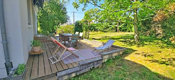 Maison Individuelle  sur sous-sol, de type 5, avec piscine, sur un terrain arboré et clos de 1750 m²