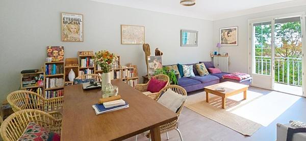Maison Individuelle  sur sous-sol, de type 5, avec piscine, sur un terrain arboré et clos de 1750 m²