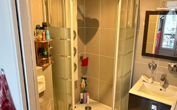 Appartement à vendre    3 pièces • 46,57 m2 Pantin