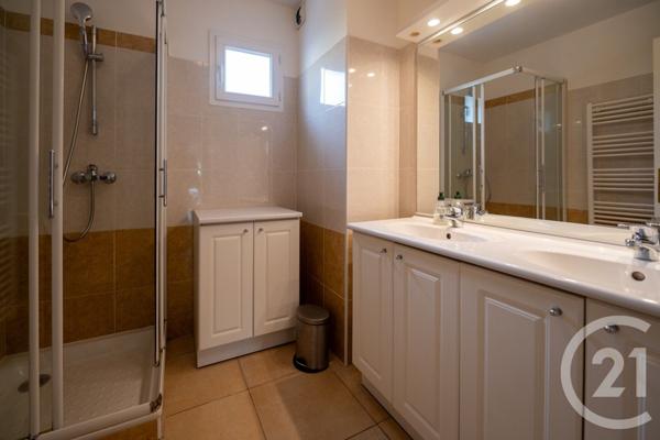 Appartement T4 à vendre  4 pièces - 88,31 m2 LE LAVANDOU - 83