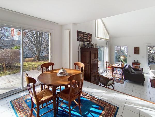 Villa T6 - 4 ch. de 130 m² sur terrain arboré 1003 m²