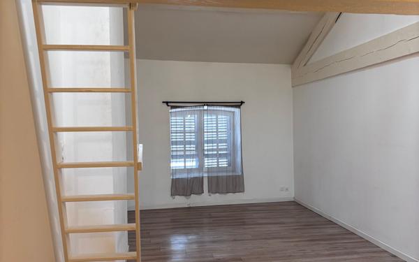 Appartement à louer    1 pièce •  Villefranche-sur-Saône