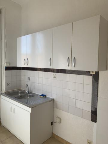 Courthézon (84350) Location studio avec cave