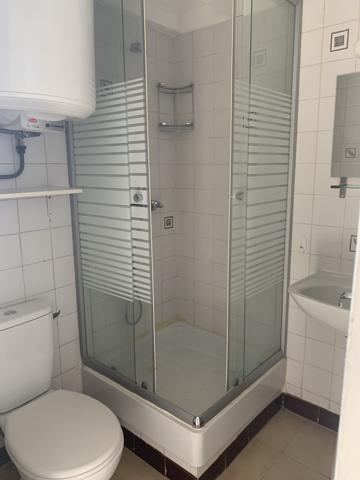 Courthézon (84350) Location studio avec cave