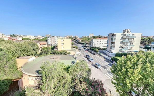 Appartement à vendre    2 pièces • 49,06 m2 Fréjus