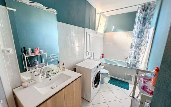 Appartement à vendre    2 pièces • 49,06 m2 Fréjus