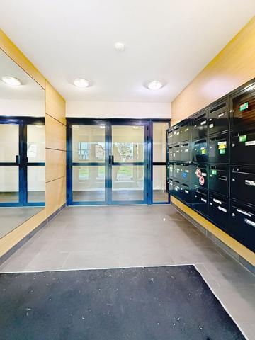 SAINT BARTHELEMY D'ANJOU - Lumineux T3 avec balcon garage - Opportunité pour Investissement locatif ou Résidence principale