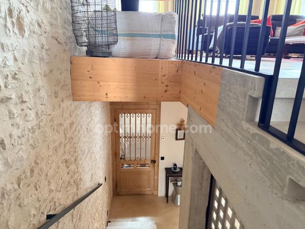 Charme & architecture – Maison de village en pierre au cœur du Bois-Plage-en-Ré